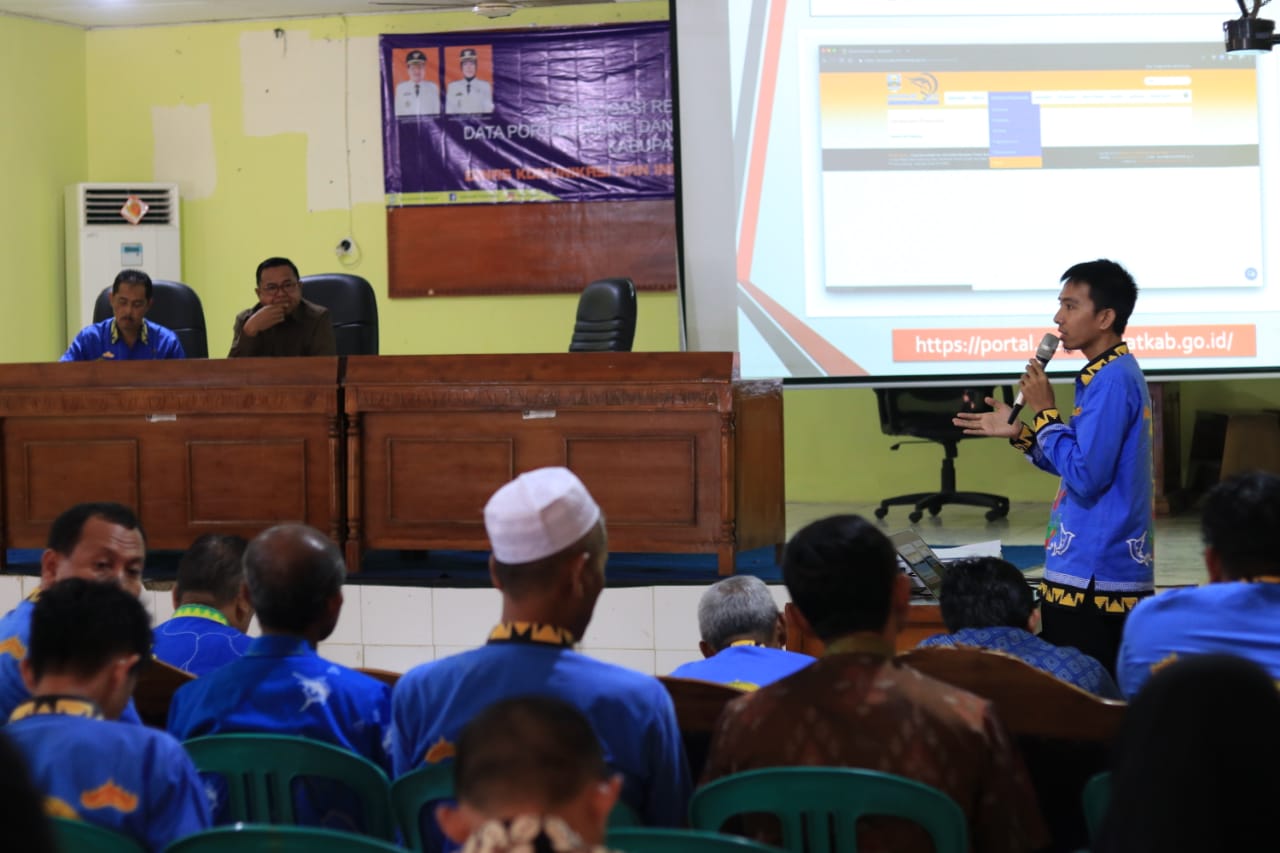 Pemkab Pesisir Barat Sosialisasikan Rancang Bangun Data Portal Online dan Sampaikan Hasil Evaluasi SPBE Tahun 2018 Pemkab Pesisir Barat Sosialisasikan Rancang Bangun Data Portal Online dan Sampaikan Hasil Evaluasi SPBE Tahun 2018