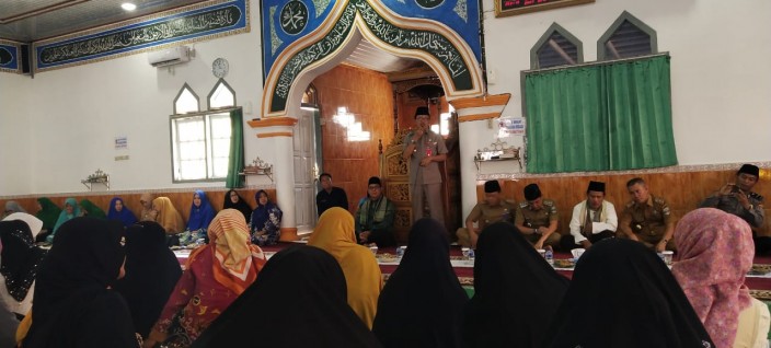 Bupati Pesisir Barat Hadiri Pengajian Rutin Bulanan BKMT Pesisir Barat Bupati Pesisir Barat Hadiri Pengajian Rutin Bulanan BKMT Pesisir Barat