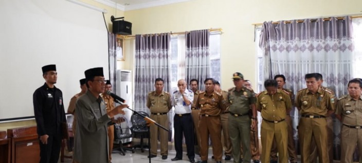 Pemerintah Kabupaten Pesisir Barat Melantik 16 Pejabat Administrator dan 9 Pejabat Pengawas Pemerintah Kabupaten Pesisir Barat Melantik 16 Pejabat Administrator dan 9 Pejabat Pengawas