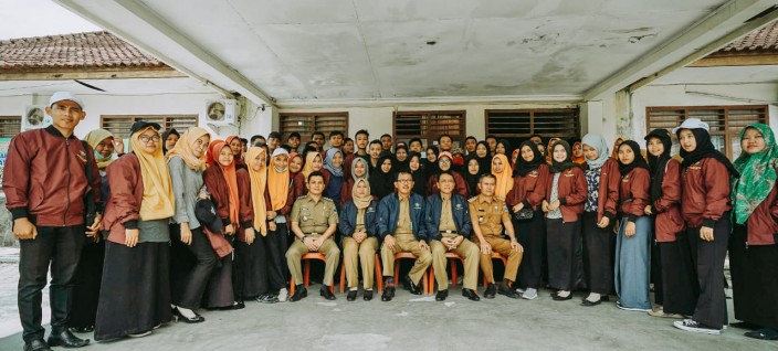 Pemkab Pesisir Barat Melakukan Serah Terima Mahasiswa KPM Iain Metro Periode 1 Tahun 2019 Pemkab Pesisir Barat Melakukan Serah Terima Mahasiswa KPM Iain Metro Periode 1 Tahun 2019