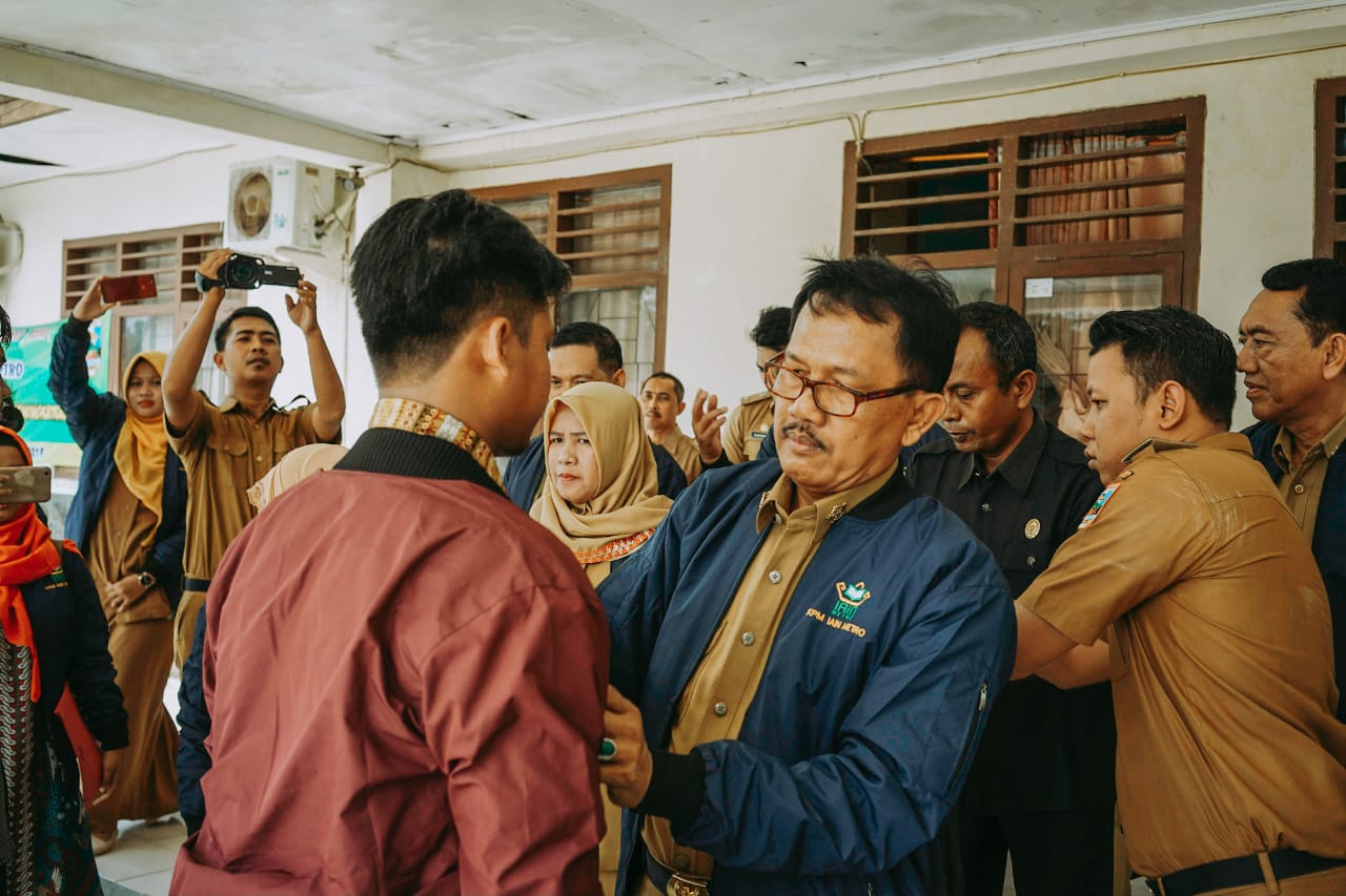 Pemkab Pesisir Barat Melakukan Serah Terima Mahasiswa KPM Iain Metro Periode 1 Tahun 2019 Pemkab Pesisir Barat Melakukan Serah Terima Mahasiswa KPM Iain Metro Periode 1 Tahun 2019