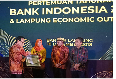 Pesisir Barat Raih Penghargaan Forum Investasi Lampung (FOILA) Tahun 2018 Pesisir Barat Raih Penghargaan Forum Investasi Lampung (FOILA) Tahun 2018